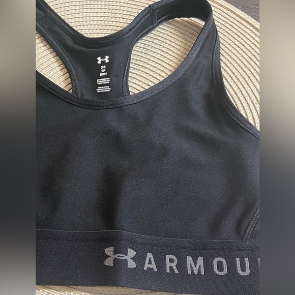 Women’s Extra Small Under Armour Mid Compression Sports Bra New With Tags - Picture 5 of 10